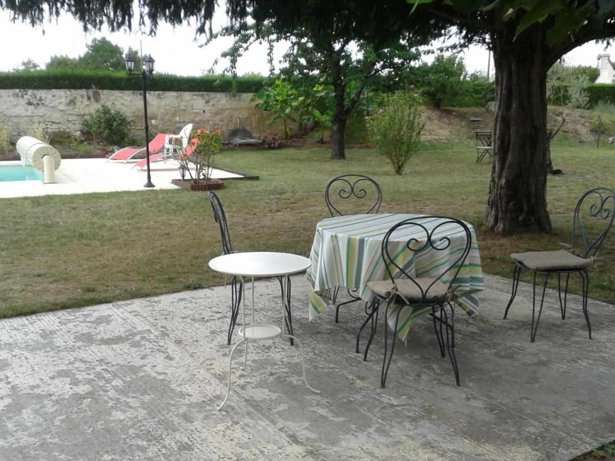 Bed and Breakfast La Récré à Restigné Extérieur photo
